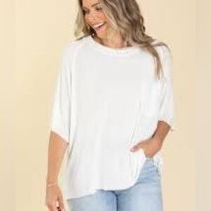 NWOT SIZE L/XL Zenana Women's Classic White Short Sleeve Tee